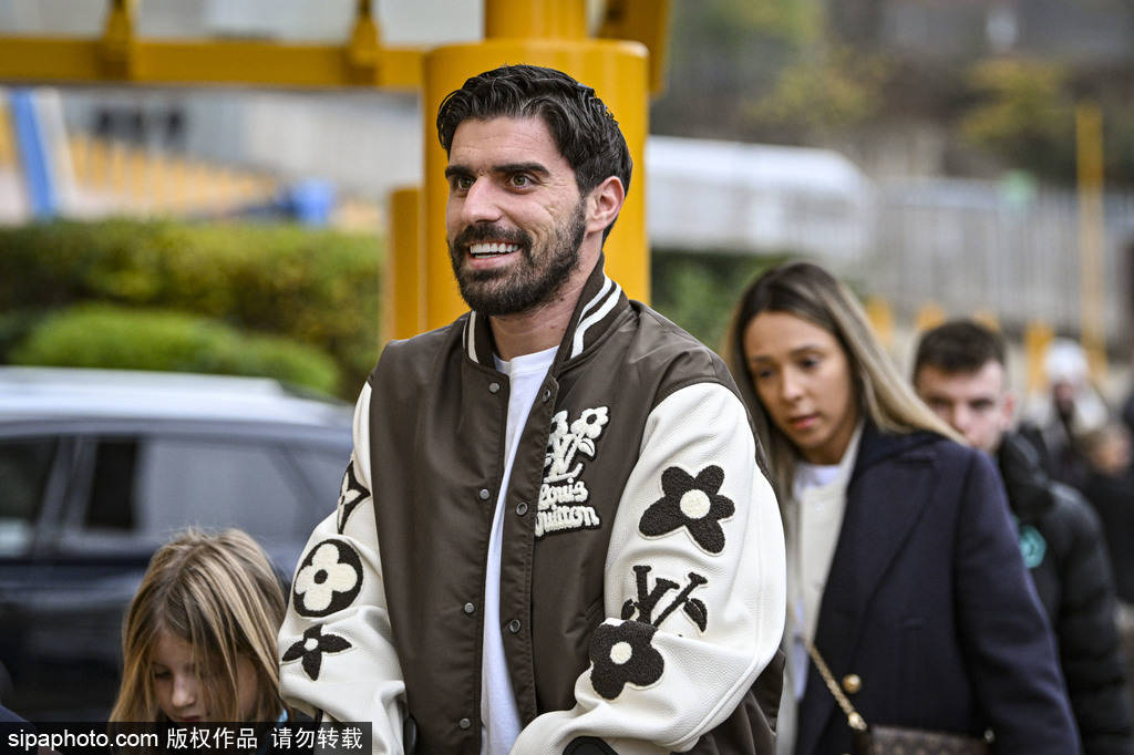 从沙特挖人？曝曼联看上狼队旧将 冬窗2000万镑即可签他